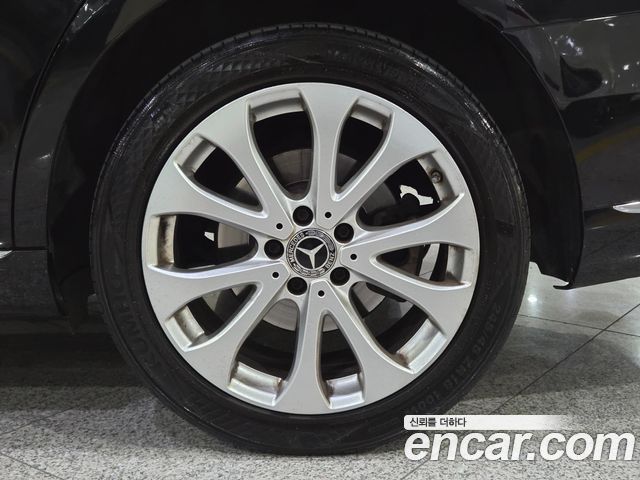 Mercedes-Benz E-Class 2020 — photo 20