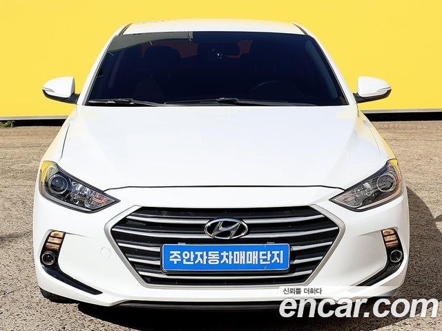 Hyundai AVANTE 2018 — photo 1