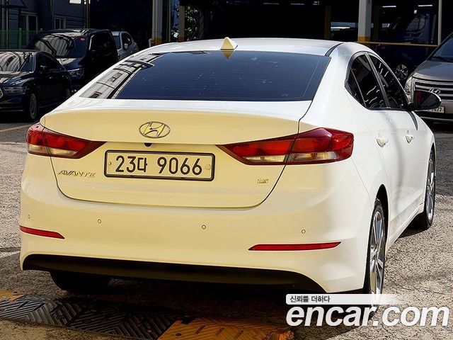 Hyundai AVANTE 2018 — photo 4