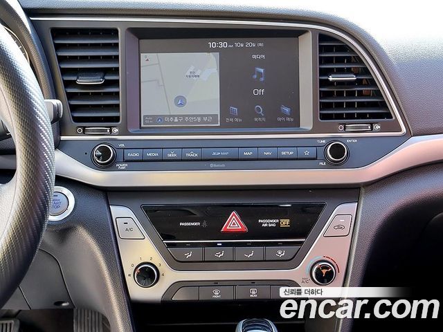 Hyundai AVANTE 2018 — photo 11