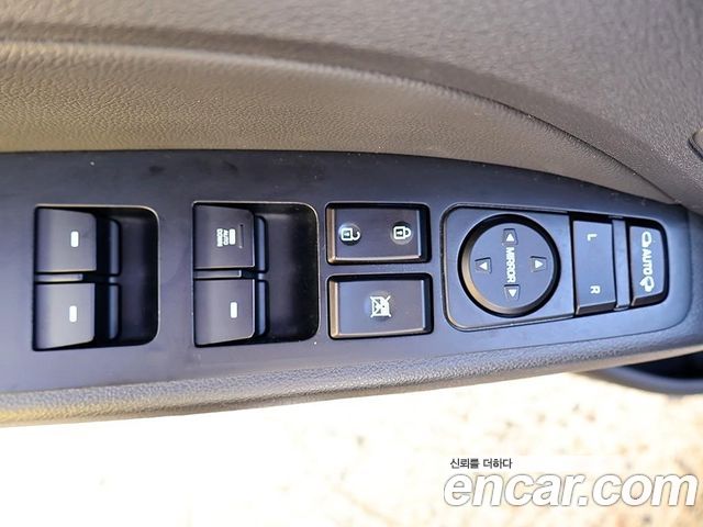 Hyundai AVANTE 2018 — photo 15