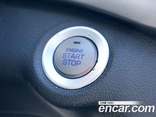 Hyundai AVANTE 2018 — photo 16