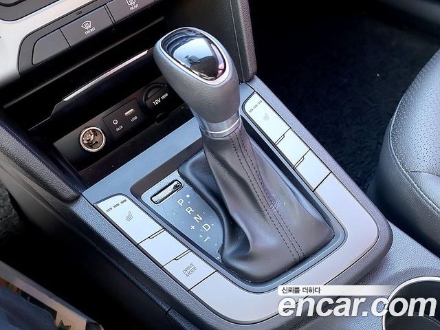 Hyundai AVANTE 2018 — photo 17