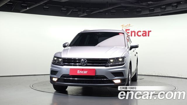 Volkswagen Tiguan 2018 — photo 3