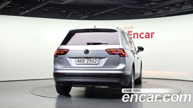Volkswagen Tiguan 2018 — photo 4