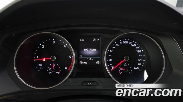 Volkswagen Tiguan 2018 — photo 8