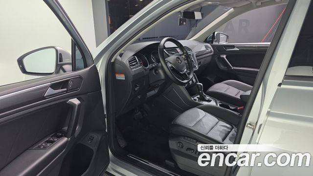 Volkswagen Tiguan 2018 — photo 10