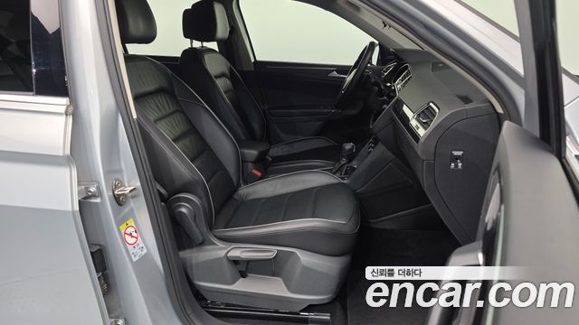 Volkswagen Tiguan 2018 — photo 11