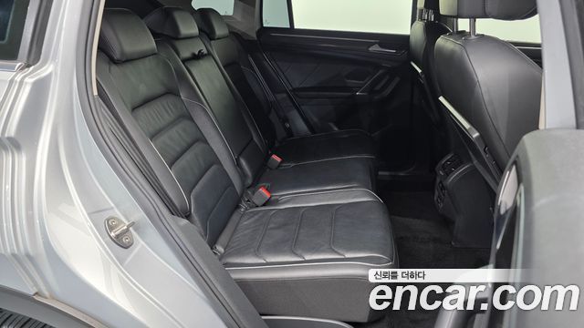 Volkswagen Tiguan 2018 — photo 12