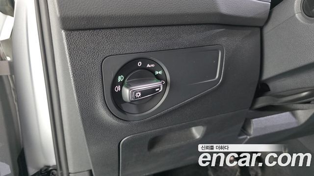 Volkswagen Tiguan 2018 — photo 18