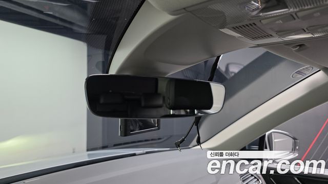 Volkswagen Tiguan 2018 — photo 19
