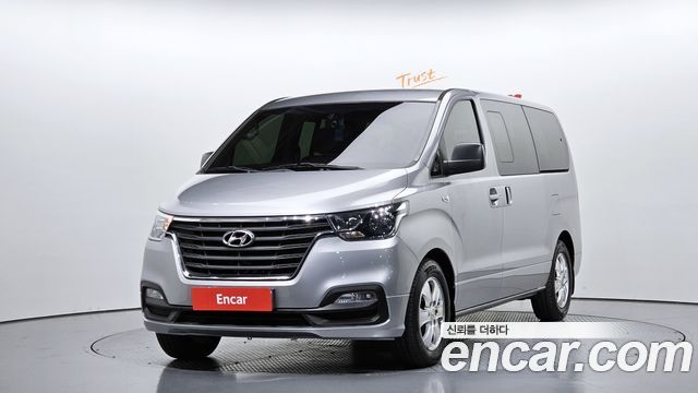 Hyundai Starex 2019 — photo 1