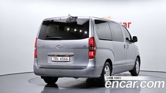Hyundai Starex 2019 — photo 2