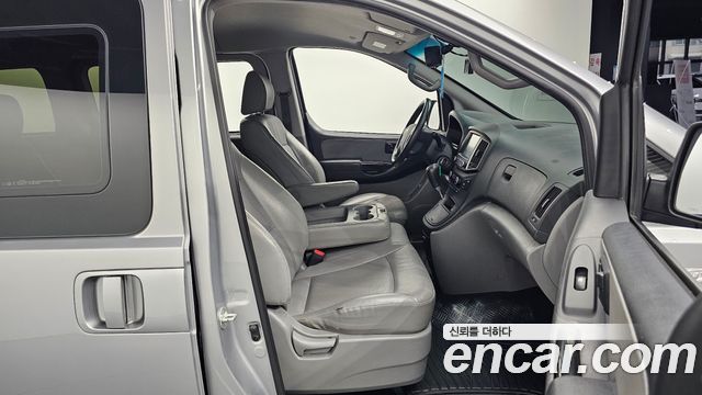 Hyundai Starex 2019 — photo 11