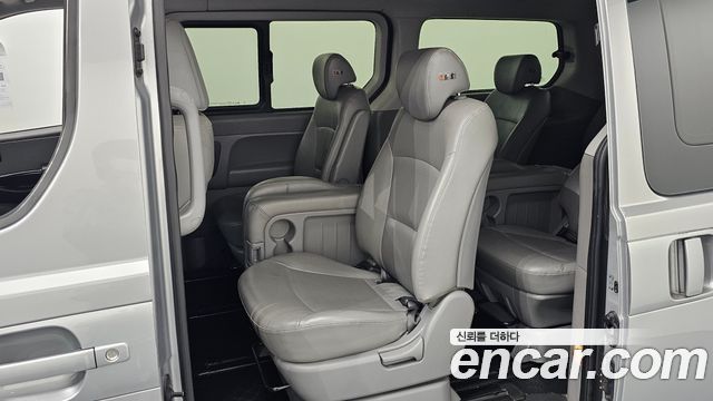 Hyundai Starex 2019 — photo 12
