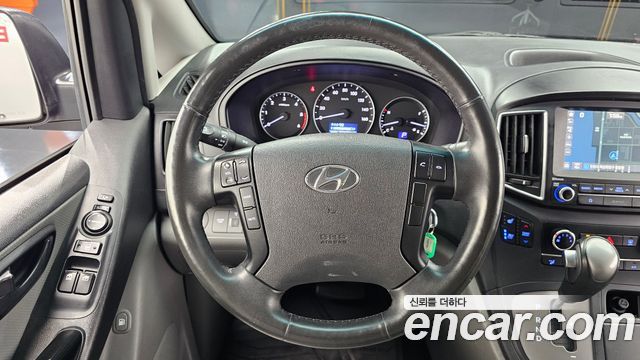 Hyundai Starex 2019 — photo 13