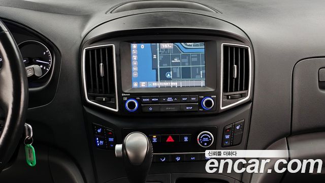 Hyundai Starex 2019 — photo 14