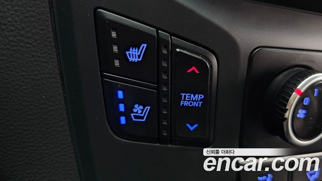 Hyundai Starex 2019 — photo 16