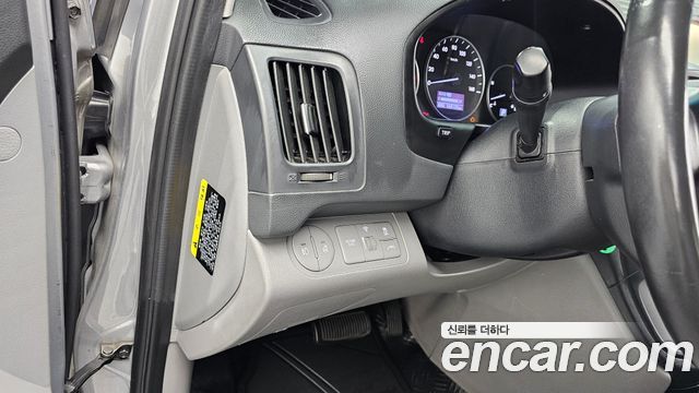 Hyundai Starex 2019 — photo 18