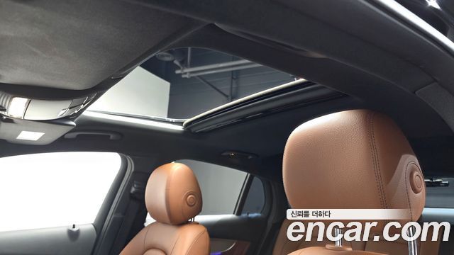 Mercedes-Benz GLC-Class 2021 — photo 23