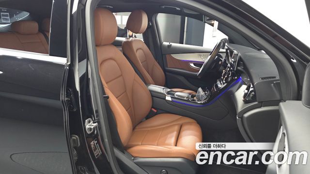 Mercedes-Benz GLC-Class 2021 — photo 16
