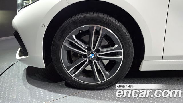 BMW 1-Series 2020 — photo 5