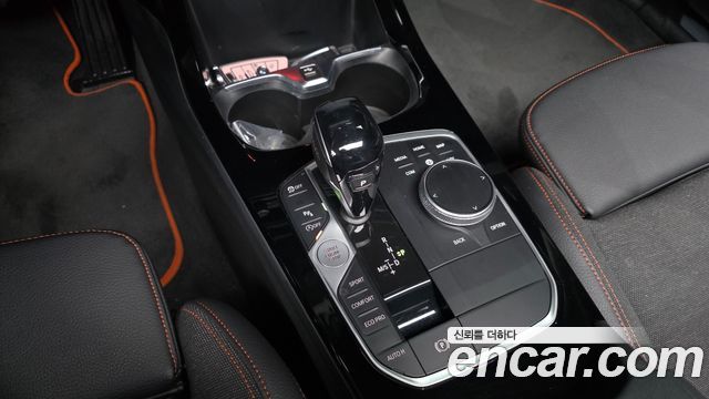 BMW 1-Series 2020 — photo 12