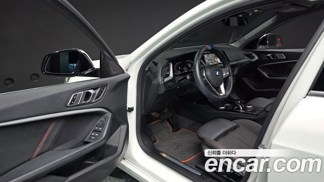 BMW 1-Series 2020 — photo 13