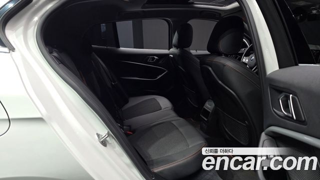 BMW 1-Series 2020 — photo 17