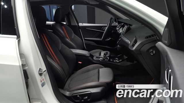 BMW 1-Series 2020 — photo 18