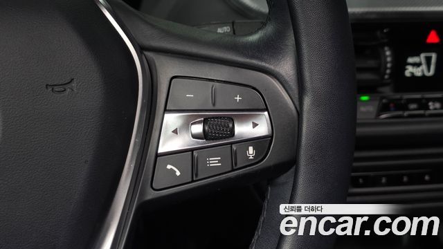 BMW 1-Series 2020 — photo 21