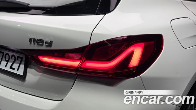 BMW 1-Series 2020 — photo 9