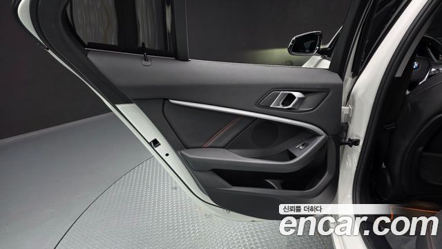 BMW 1-Series 2020 — photo 15