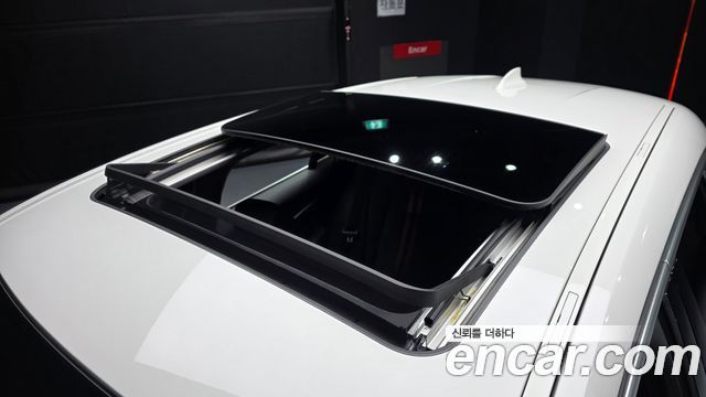 BMW 1-Series 2020 — photo 32