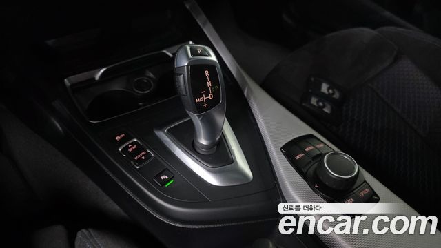 BMW 1-Series 2018 — photo 12