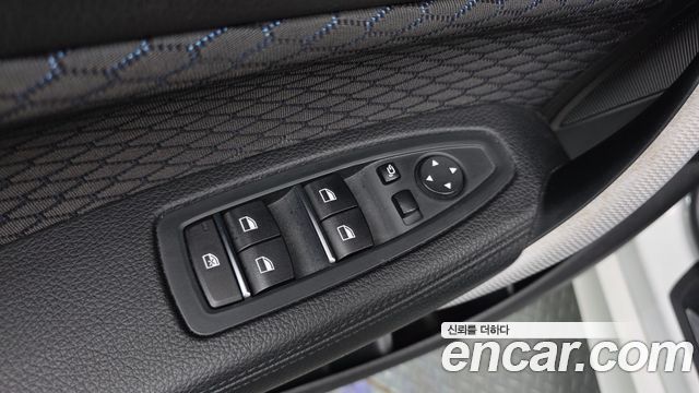 BMW 1-Series 2018 — photo 17