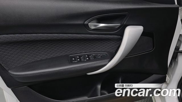 BMW 1-Series 2018 — photo 14