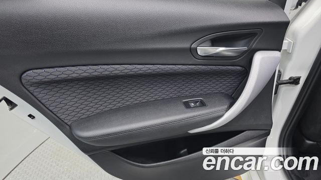 BMW 1-Series 2018 — photo 15