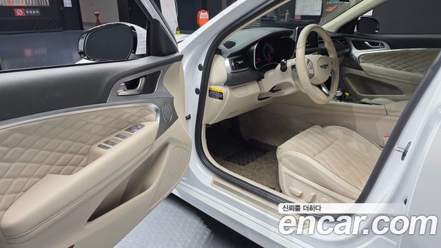 Genesis G70 2020 — photo 13