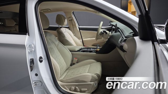 Genesis G70 2020 — photo 16