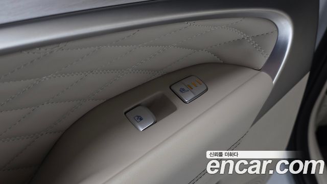 Genesis G70 2020 — photo 28