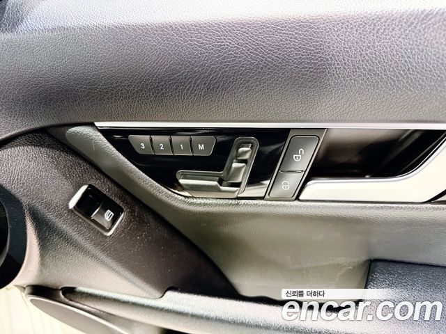 Mercedes-Benz C-Class 2014 — photo 17