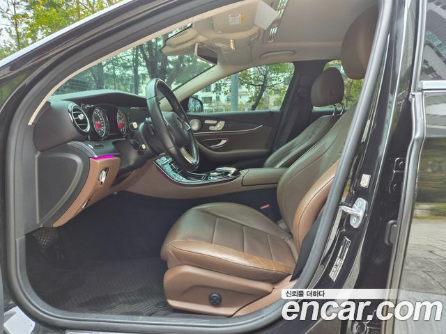 Mercedes-Benz E-Class 2017 — photo 10