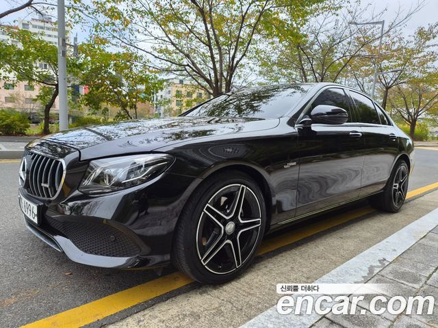 Mercedes-Benz E-Class 2017 — photo 16