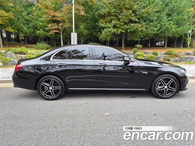 Mercedes-Benz E-Class 2017 — photo 20
