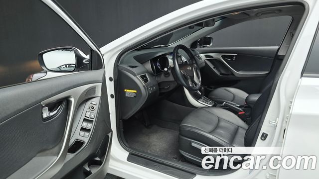 Hyundai AVANTE 2014 — photo 10
