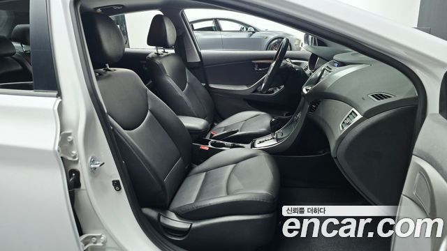 Hyundai AVANTE 2014 — photo 12