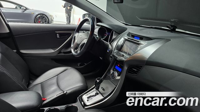 Hyundai AVANTE 2014 — photo 18