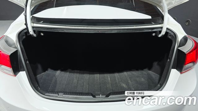 Hyundai AVANTE 2014 — photo 19