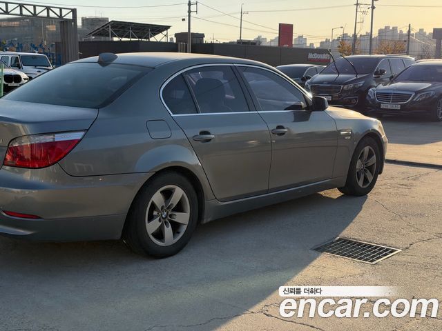 BMW 5-Series 2009 — photo 7
